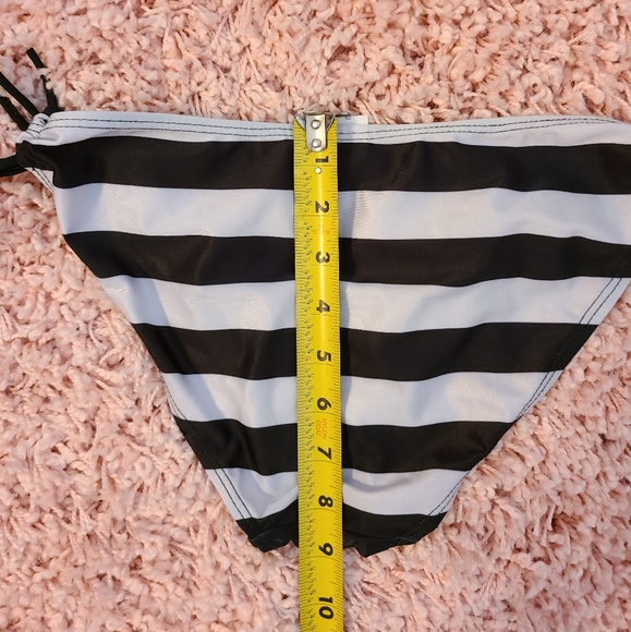 Cute Black & White Striped Unique Swimsuit. - Picture 4 of 5
